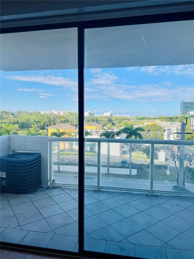 Building Photo - 13499 Biscayne Blvd