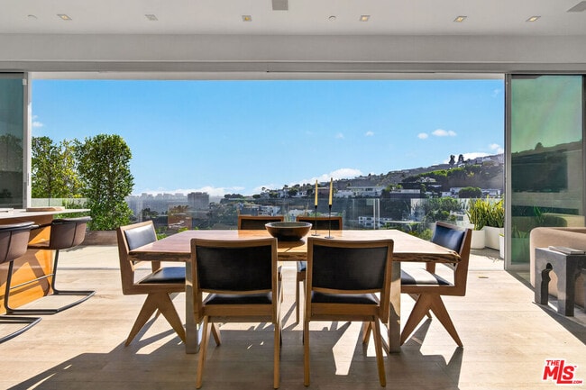 Building Photo - 8760 Hollywood Blvd