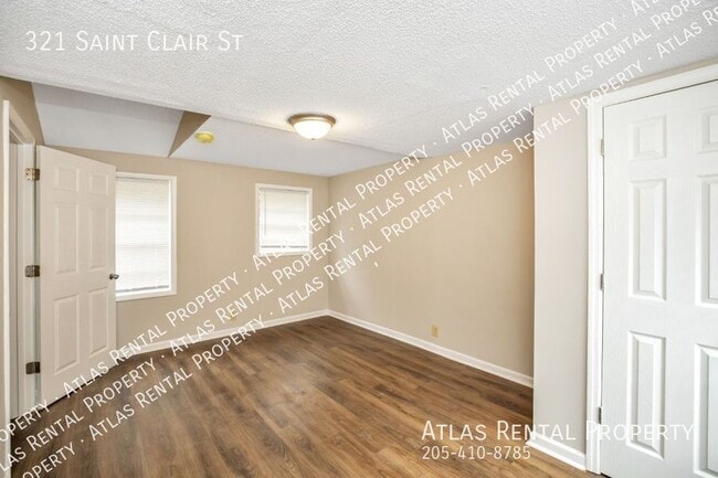 Building Photo - 321 St Clair St