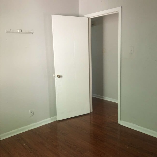 Building Photo - 4004 Lee Ct