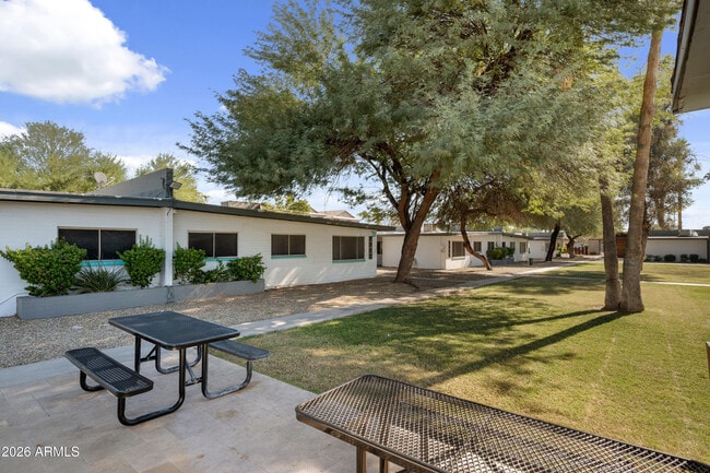 Building Photo - 1518 W Colter St