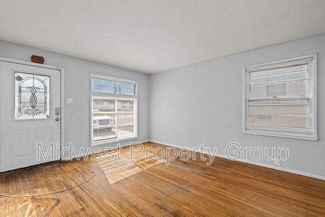 Building Photo - 405 Cameron Rd