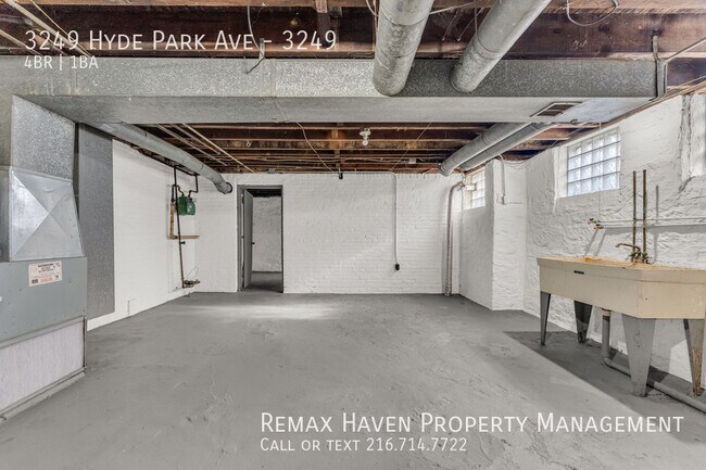 Building Photo - 3249 Hyde Park Ave