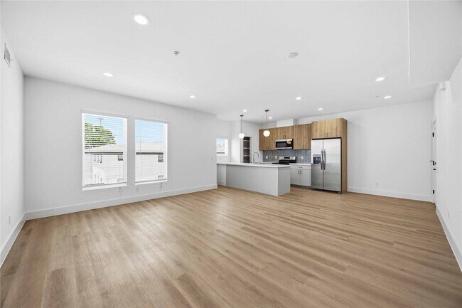 Building Photo - 5406 San Jose St
