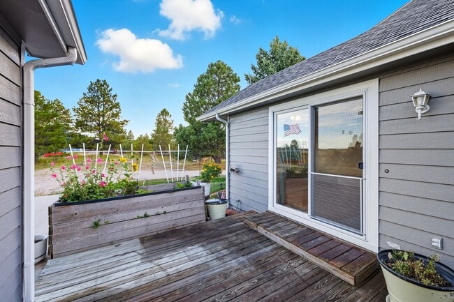 Building Photo - Peaceful Country 4 Bed, 3 Bath Home in Eli...