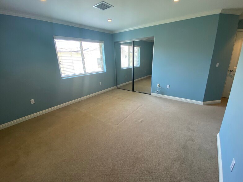 Building Photo - 7348 De Soto Ave
