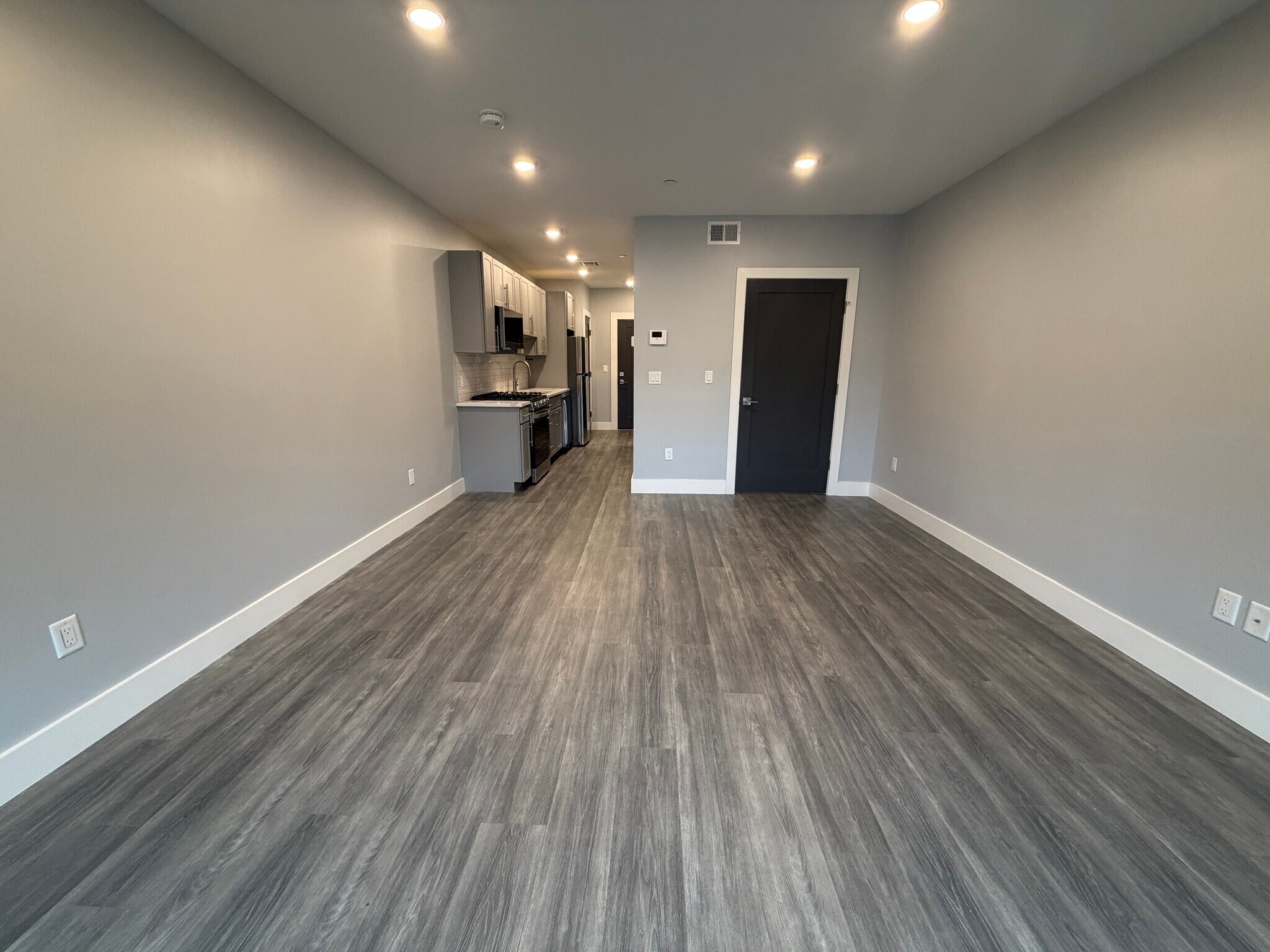 Building Photo - 315 Western Ave