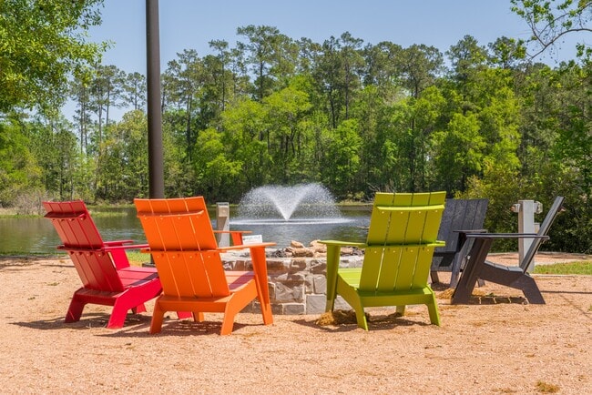 Building Photo - 442 Lake Day Dr