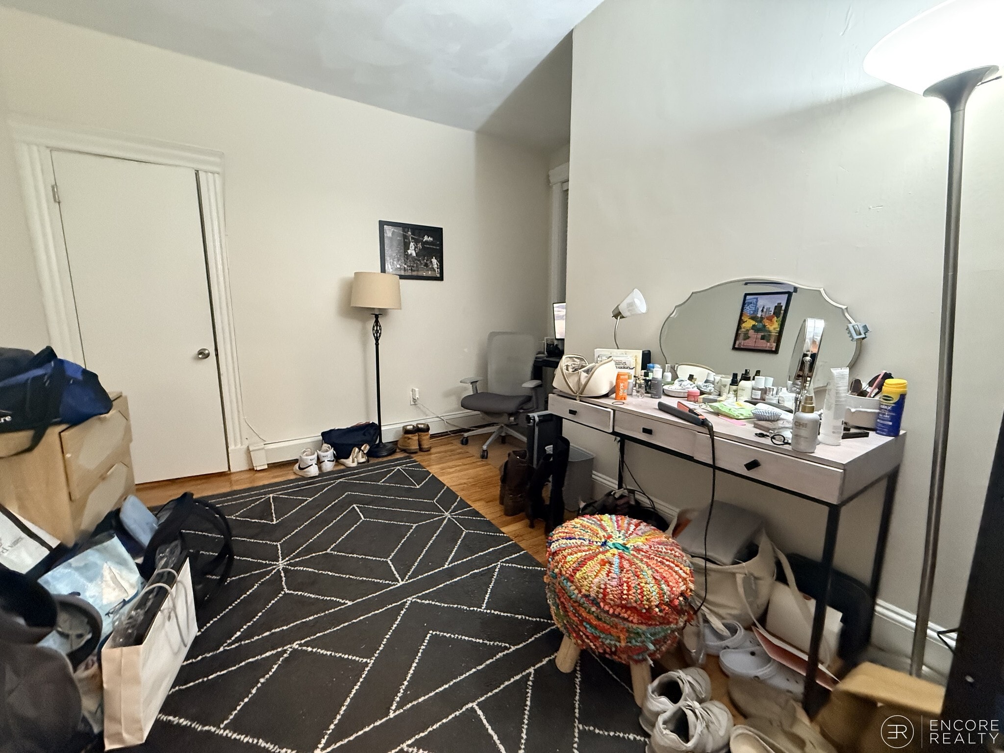 Building Photo - 61 Park Dr