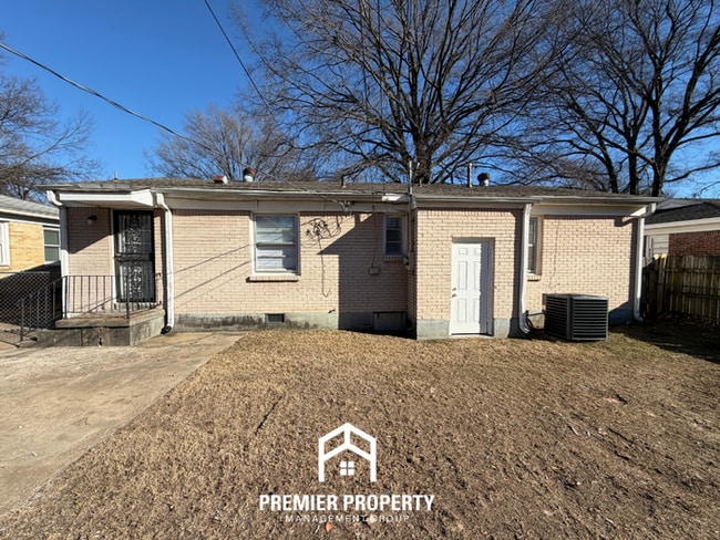 Building Photo - 3-Bedroom Memphis Home Near East Memphis with Fenced Yard