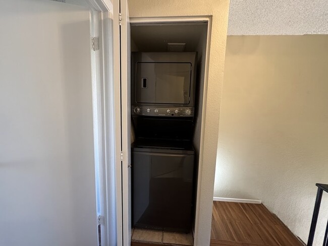 Building Photo - 2br Chandler condo in Daybreak