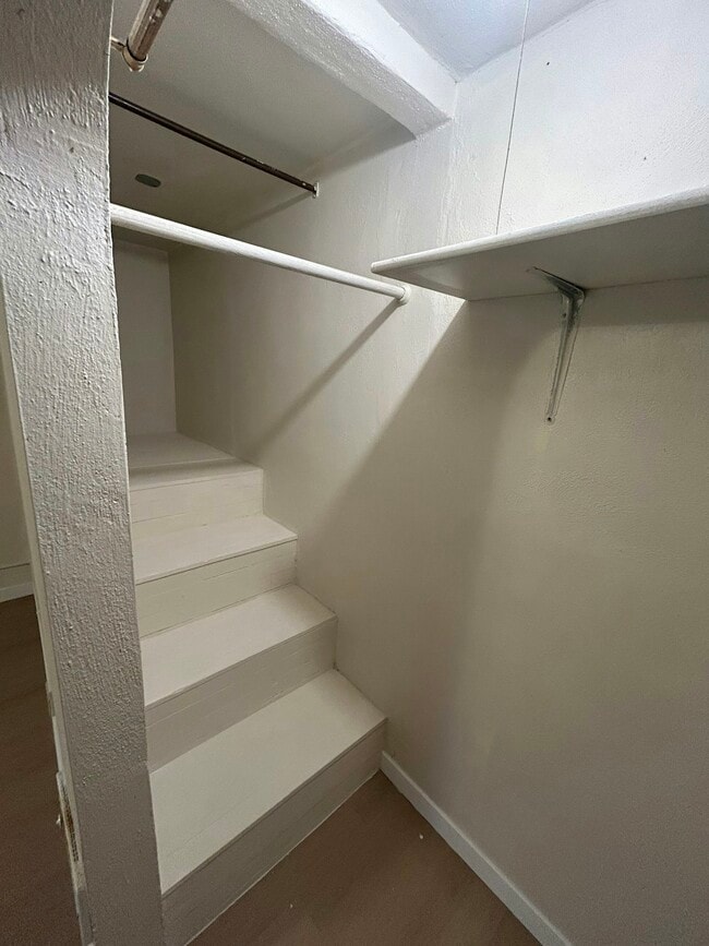 Building Photo - 400 W 13th St