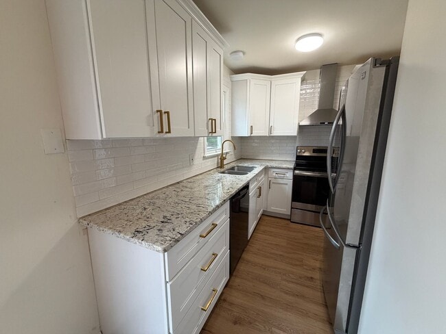 Building Photo - Quiet Neighborhood Updated 3BR Townhouse in Lancaster