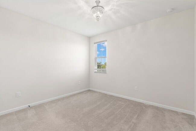 Building Photo - BEAUTIFUL Home for Rent in Estancia with T...
