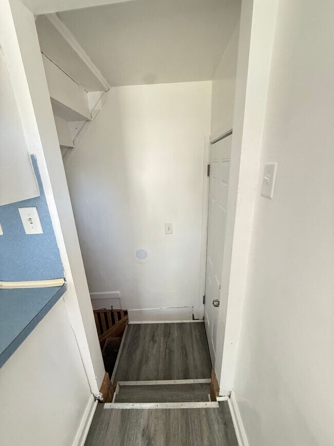 Building Photo - 3 BEDROOM HOME IN WARREN