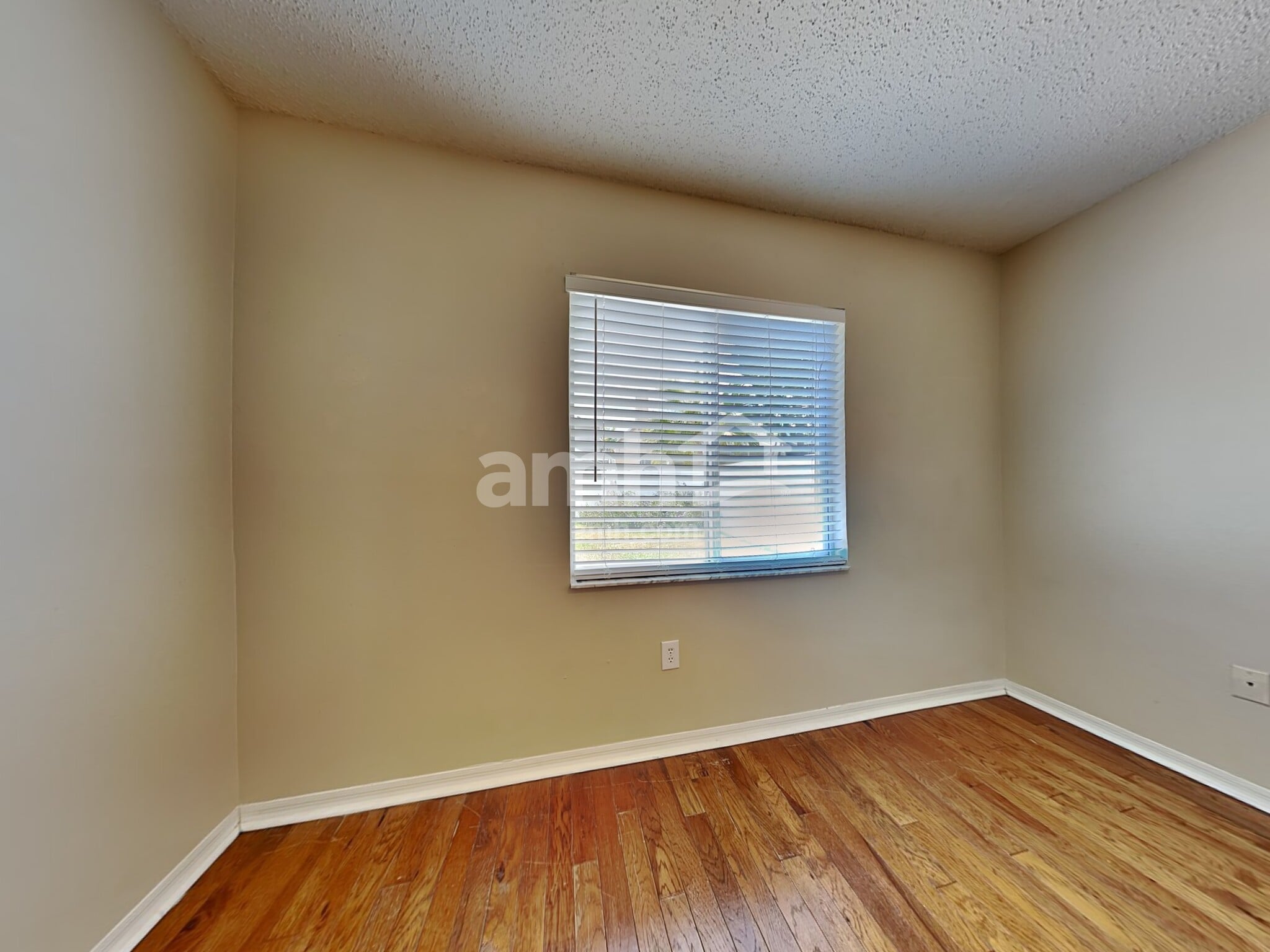 Building Photo - 27346 Breakers Dr