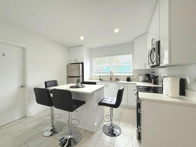 Building Photo - 261 NW 34th St