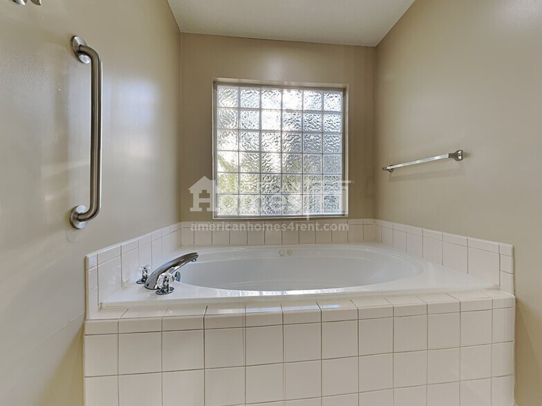 Building Photo - 96014 Sea Winds Dr