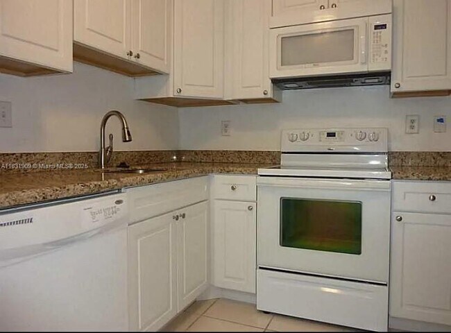 Building Photo - 514 Gardens Dr