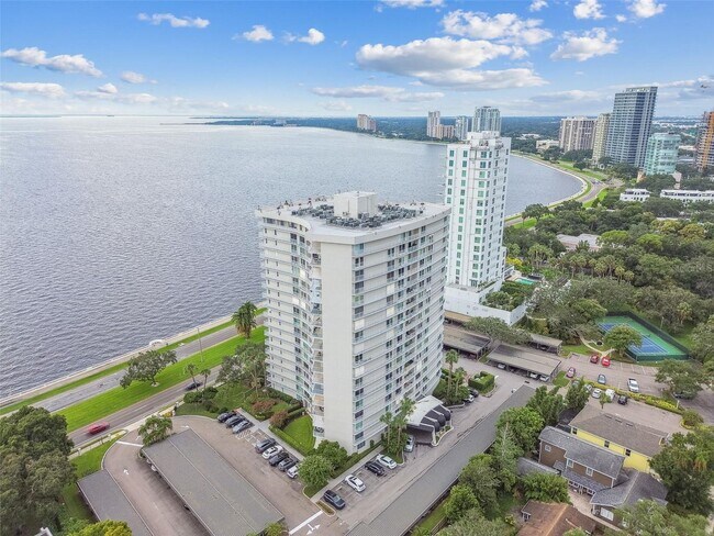 Building Photo - 2611 Bayshore Blvd