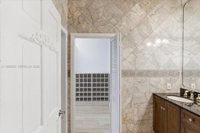 Building Photo - 1249 Biscaya Dr