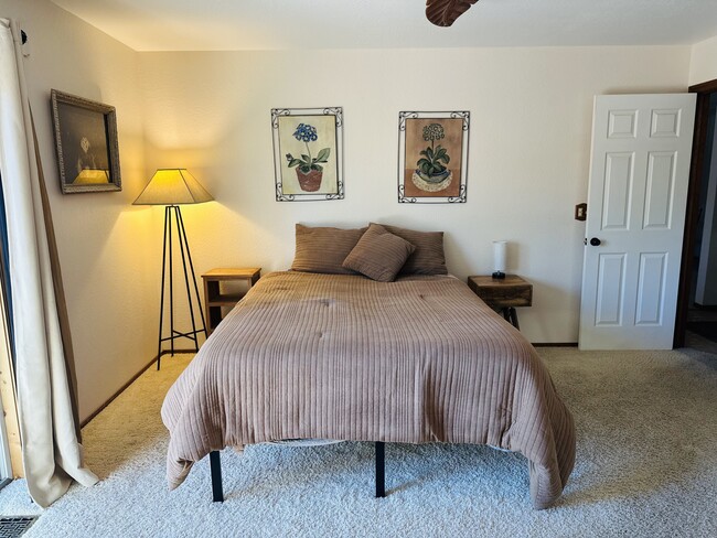 Building Photo - 22689 Cedar Pines Ave