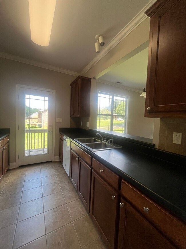 Building Photo - 128 Bentwood Cir