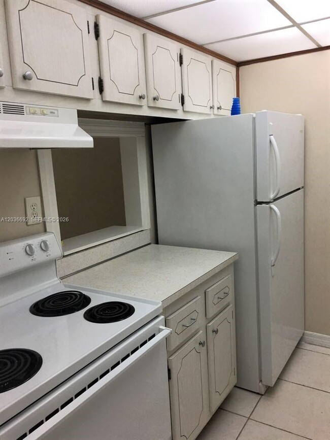 Building Photo - 14201 N Kendall Dr