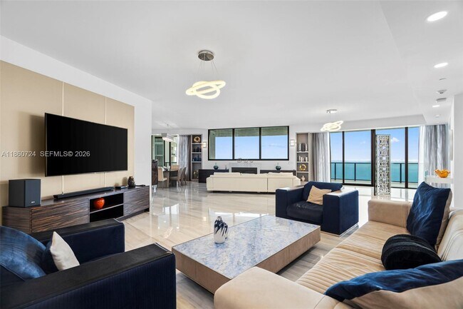 Building Photo - 18555 Collins Ave