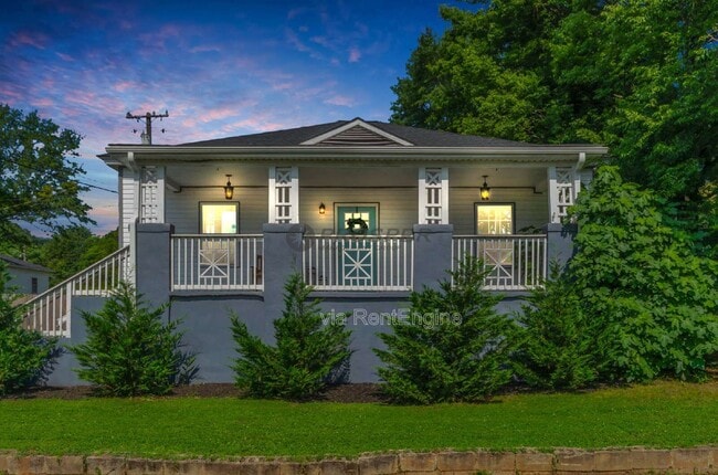 Building Photo - 44 4th Ave