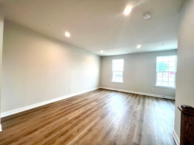 Building Photo - 32 Indian Field Ln