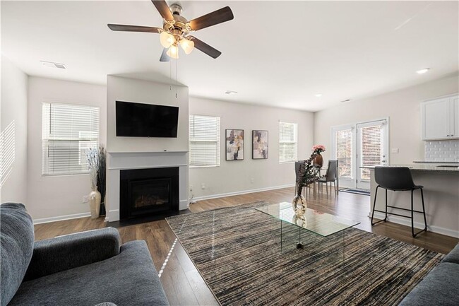 Building Photo - 853 Bentley Dr