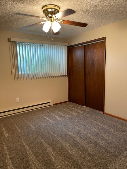 Building Photo - 2715 W Euclid Ave