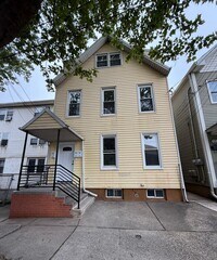 Building Photo - 222 Jersey St