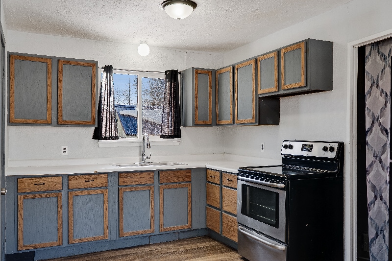 Building Photo - 731 E Division St