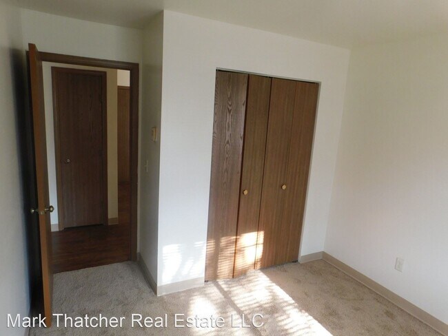 Building Photo - 215 Weed St