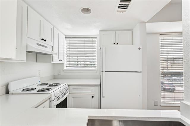 Building Photo - 1901 N Fitzhugh Ave