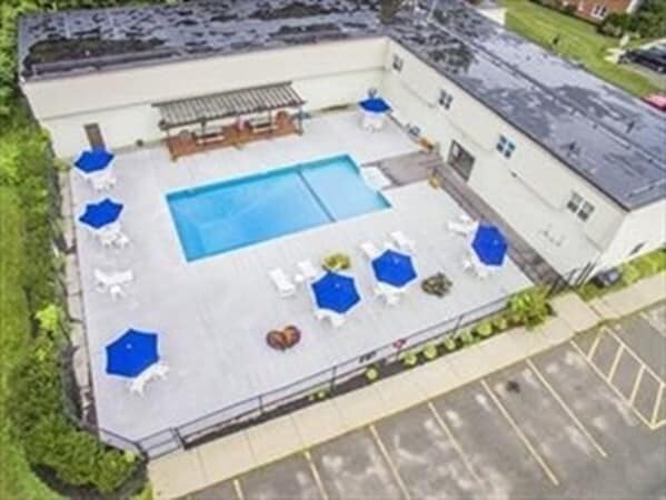 Building Photo - 14 Maple Crest Cir