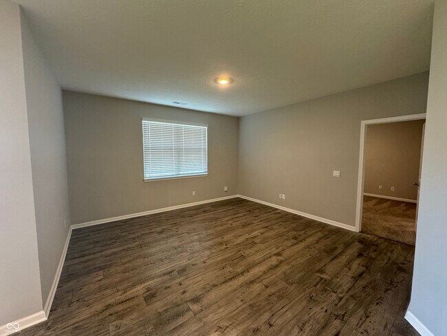 Building Photo - 855 Downey Ln