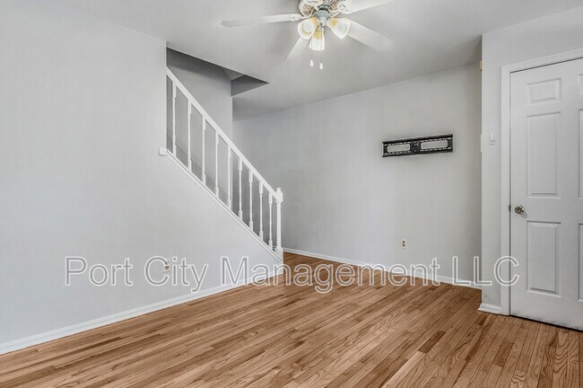 Building Photo - 2110 E Fairmount Ave