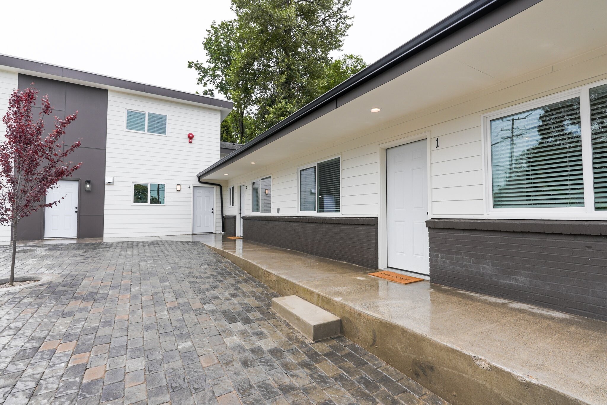 Building Photo - 10009 Des Moines Memorial Dr S