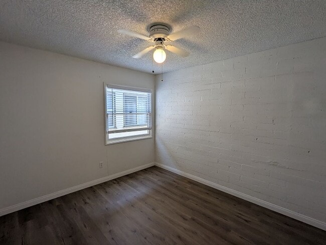 Building Photo - Single Story Duplex in San Diego; Trash Paid!