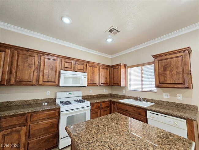 Building Photo - 5431 W Hasley Canyon Ave