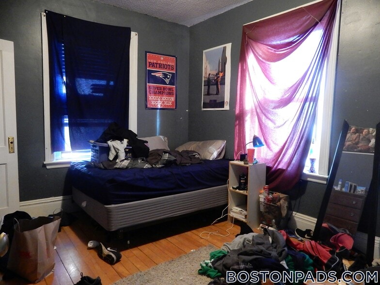 Building Photo - 18 Glenville Ave