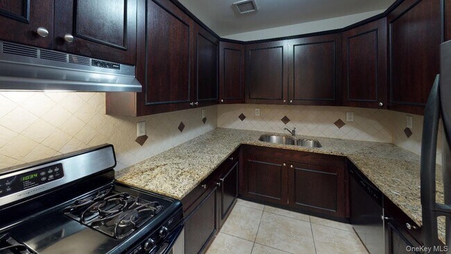 Building Photo - 84-14 143rd St