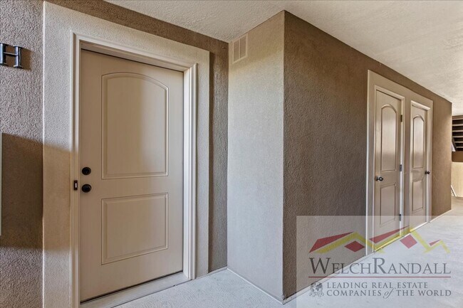 Building Photo - Beautiful 3 Bed 2 Bath Condo in Layton