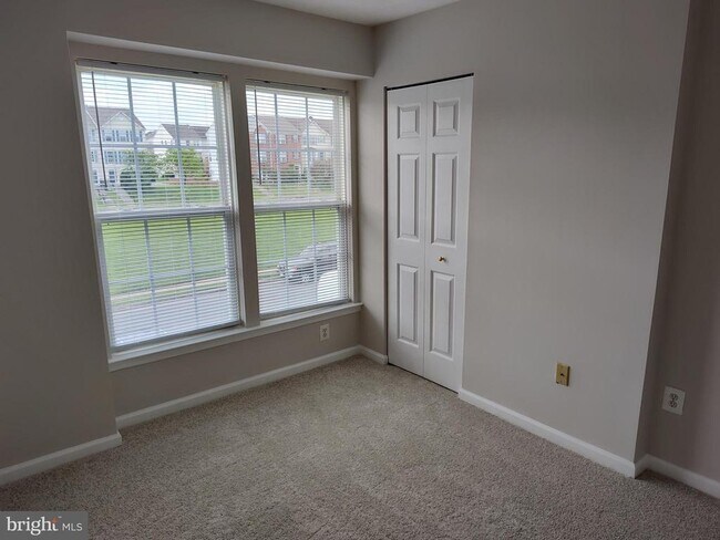 Building Photo - 5032 Finsbury Rd