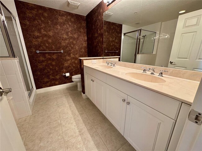 Building Photo - 800 N Tamiami Trl