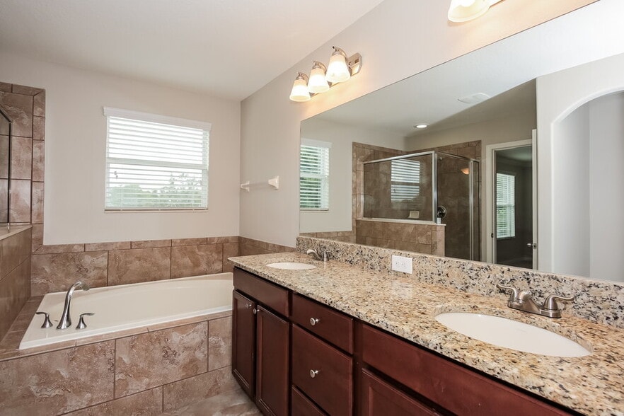 Building Photo - 10525 Summer Azure Dr