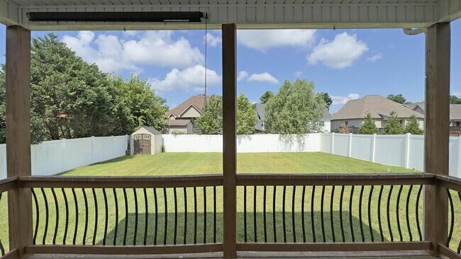 Building Photo - 809 Carousel Ct